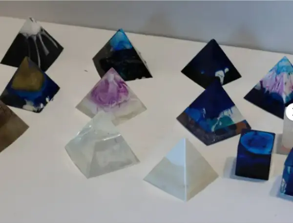 Resin paper weights